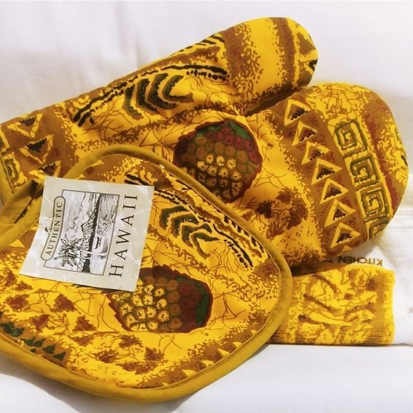 Kitchen Towel  Glove and Pot Holder 3 Piece Set - Picture 3 of 4